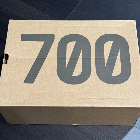 Adidas Men’s Black on Black Yeezy’s - Picture 2 of 10